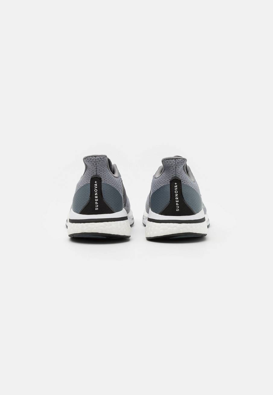 Фото № 3 с приближением к товару «‎Adidas Supernova»