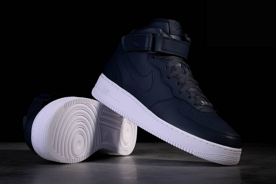 Фото № 2 с приближением к товару «‎Nike Air Force 1 ’07 Obsidian»