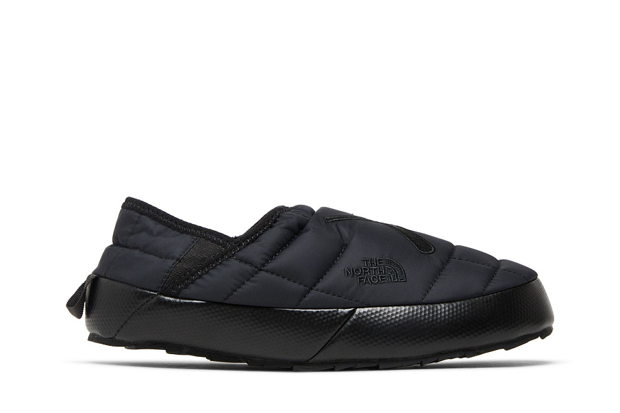 Фото № 2 с приближением к товару «‎The North Face KAWS x Women's ThermoBall Traction Mule VS Black»