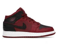 Фото № 1 с приближением к товару «‎Jordan 1 Mid Team Red Black White »
