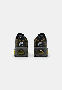 Фото № 3 с приближением к товару «‎AIR MAX»