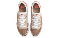 Фото № 4 с приближением к товару «‎Nike Challenger OG 'Dark Driftwood Orange'»