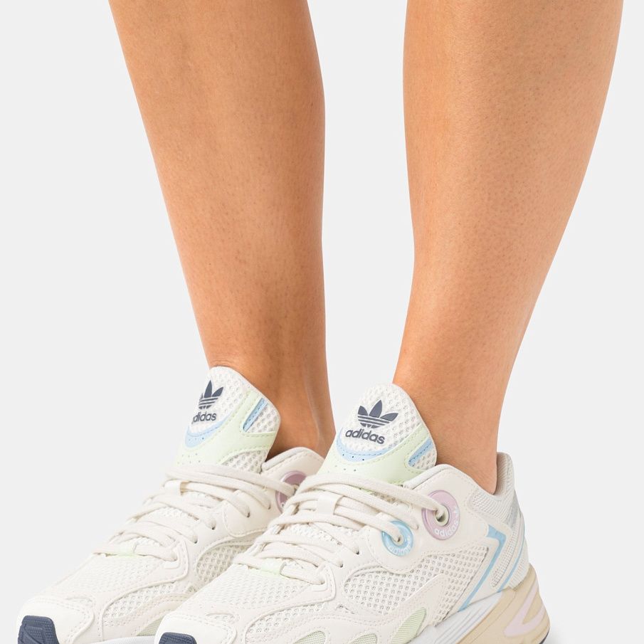 Фото № 2 с приближением к товару «‎Adidas Astir »