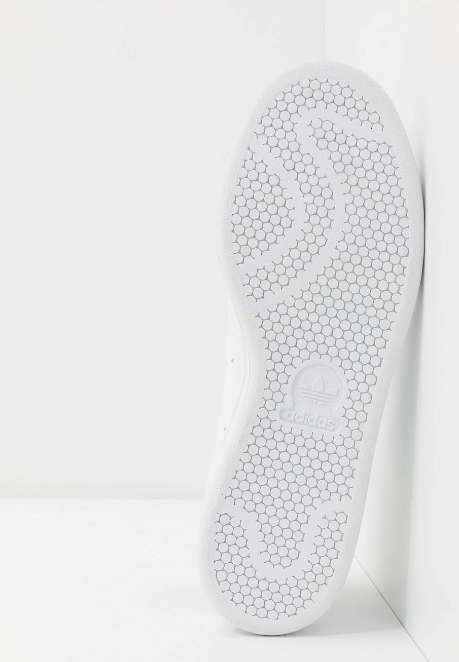 Фото № 5 с приближением к товару «‎Adidas Stan Smith Vegan Shoes »