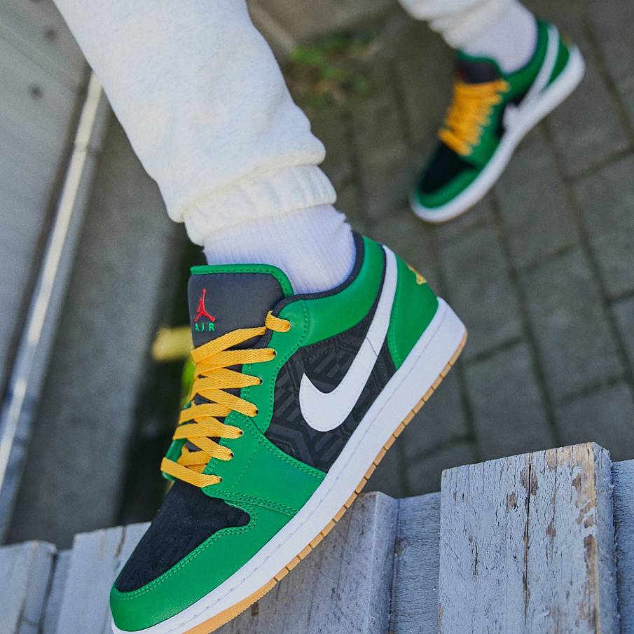 Фото № 1 с приближением к товару «‎Air Jordan 1 »