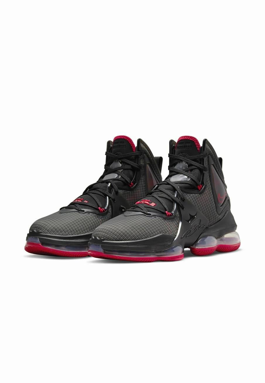 Фото № 2 с приближением к товару «‎Nike Lebron»