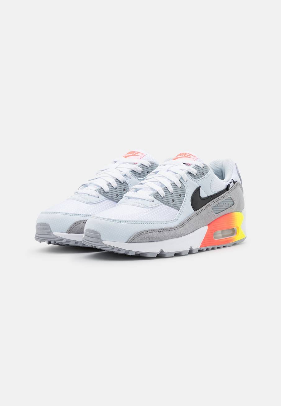 Фото № 1 с приближением к товару «‎Nike Air Max 90 »