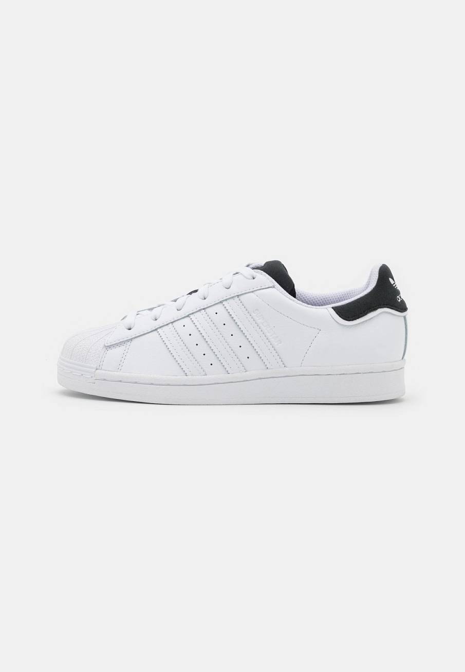 Фото № 1 с приближением к товару «‎Adidas Superstar »