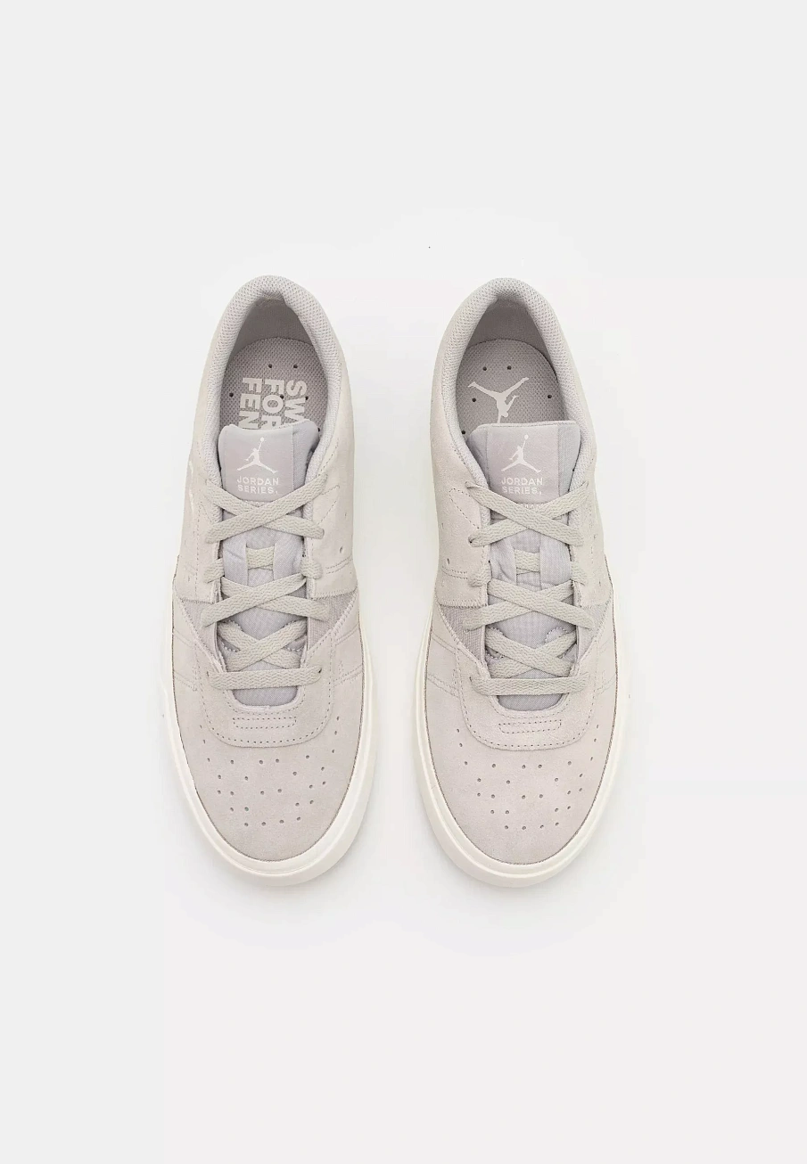 Фото № 3 с приближением к товару «‎JORDAN SERIES ES»