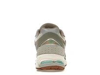 Фото № 4 с приближением к товару «‎New Balance 2002R»