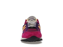Фото № 2 с приближением к товару «‎New Balance 990v2»