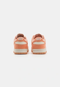 Фото № 3 с приближением к товару «‎DUNK LOW»