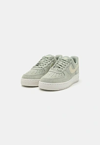 Фото № 4 с приближением к товару «‎AIR FORCE 1 07 SE»