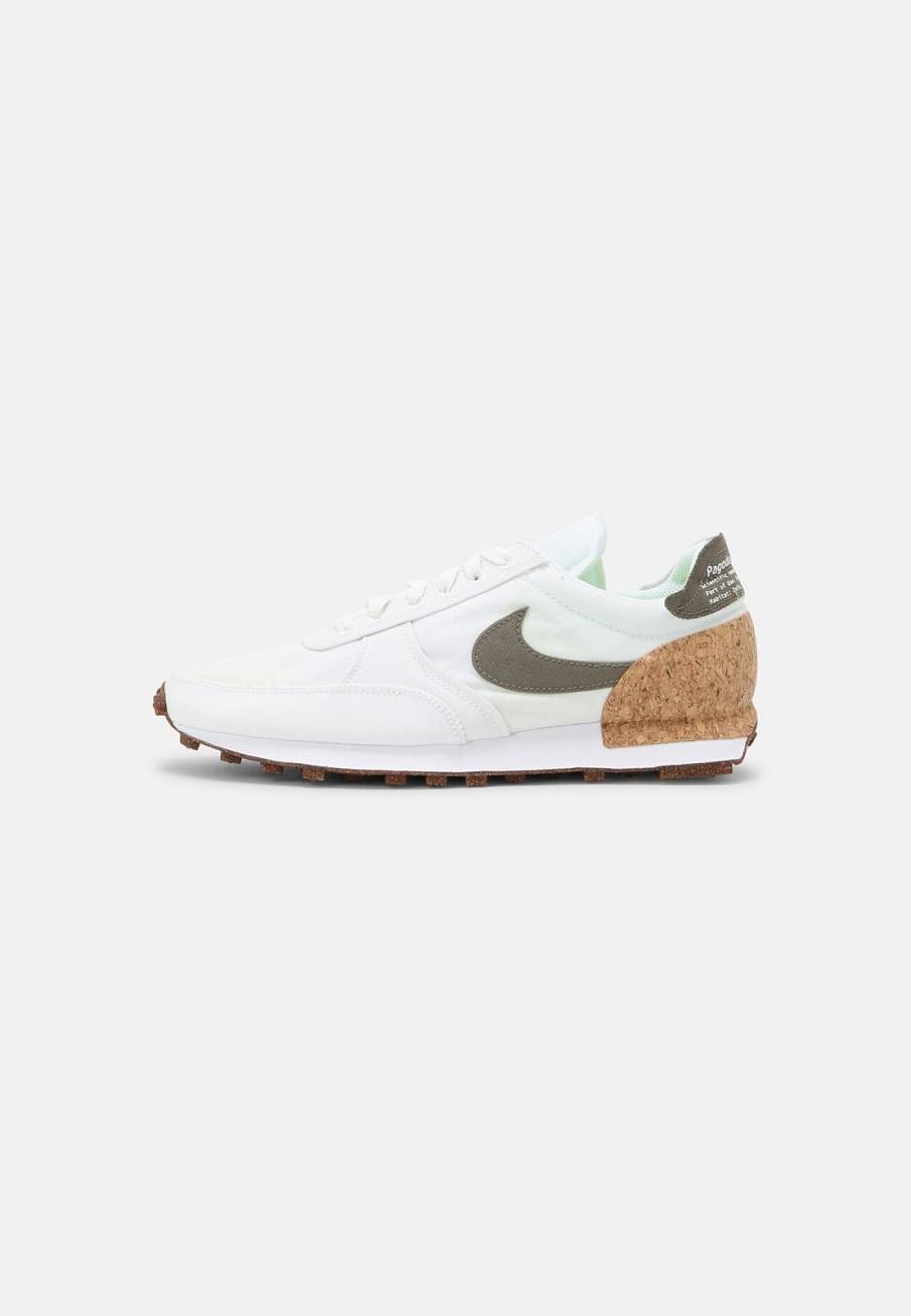 Фото № 1 с приближением к товару «‎Nike Dbreak Type M2z2 »