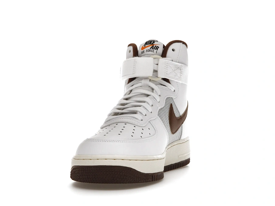 Фото № 4 с приближением к товару «‎Nike Air Force 1 High 07 Vintage White Light Chocolate»