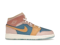 Фото № 1 с приближением к товару «‎Jordan 1 Mid SE»