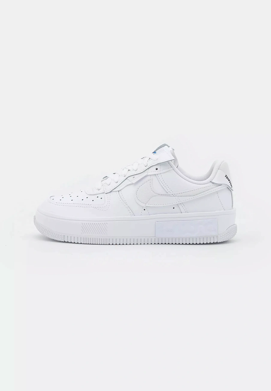 Фото № 1 с приближением к товару «‎W AIR FORCE 1 FONTANKA»