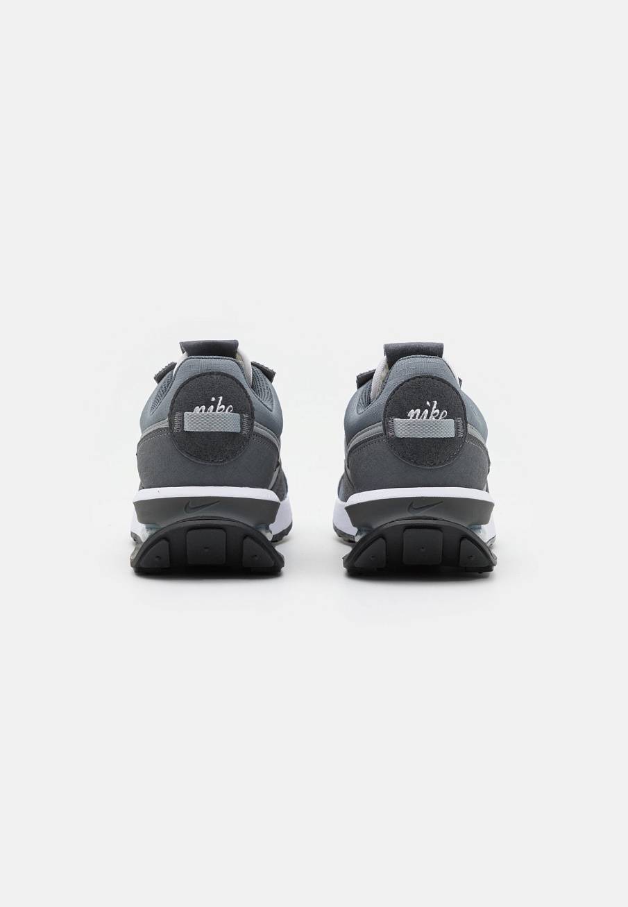 Фото № 3 с приближением к товару «‎Nike Air Max Pre Day »