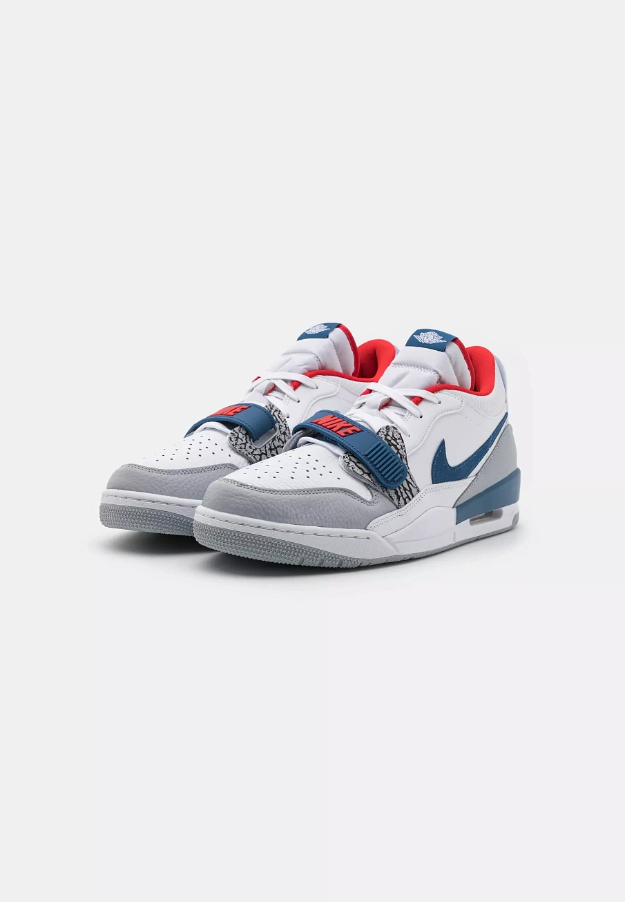 Фото № 4 с приближением к товару «‎AIR JORDAN LEGACY 312»