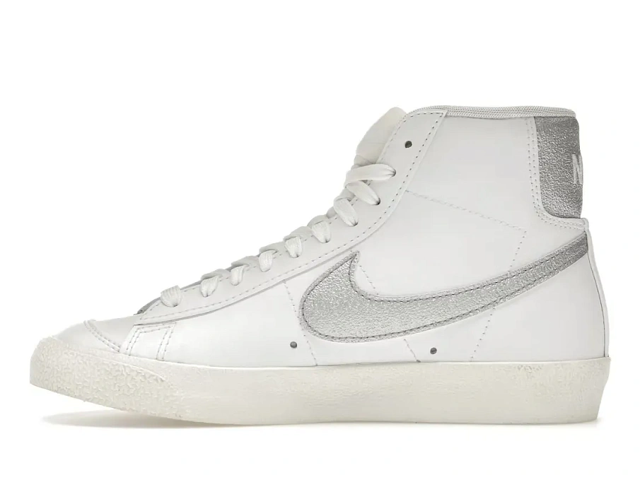 Фото № 3 с приближением к товару «‎Nike Blazer Mid 77 Essential»