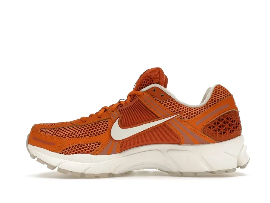 Фото № 3 с приближением к товару «‎Nike Zoom Vomero 5»