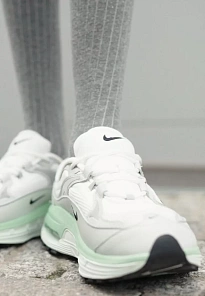 Фото № 1 с приближением к товару «‎W AIR MAX BLISS NN UNISEX»