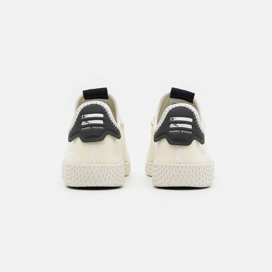 Фото № 3 с приближением к товару «‎Adidas HU »