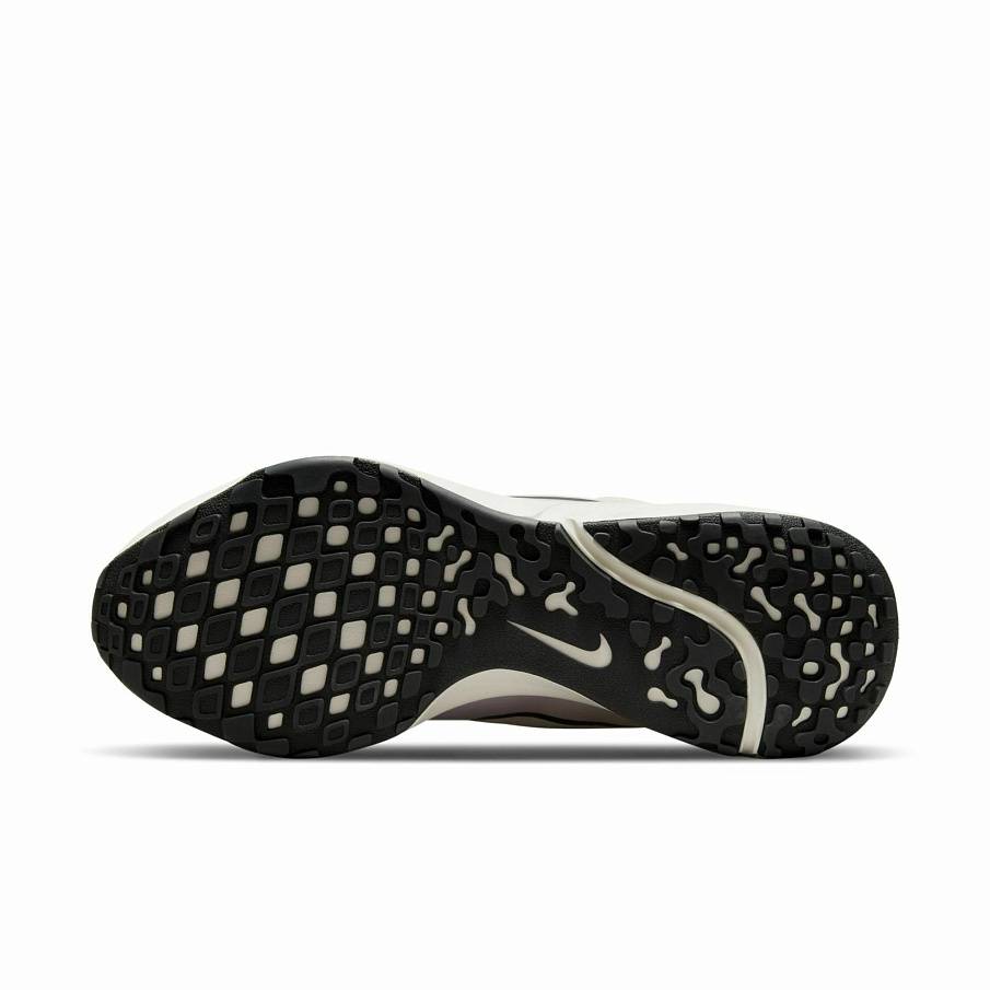 Фото № 5 с приближением к товару «‎Nike Renew»