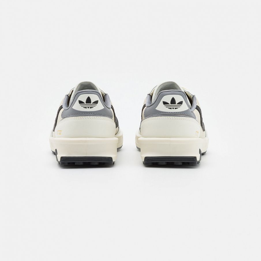 Фото № 3 с приближением к товару «‎Adidas Indoor CT »