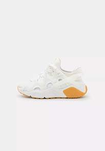 Фото № 3 с приближением к товару «‎AIR HUARACHE»