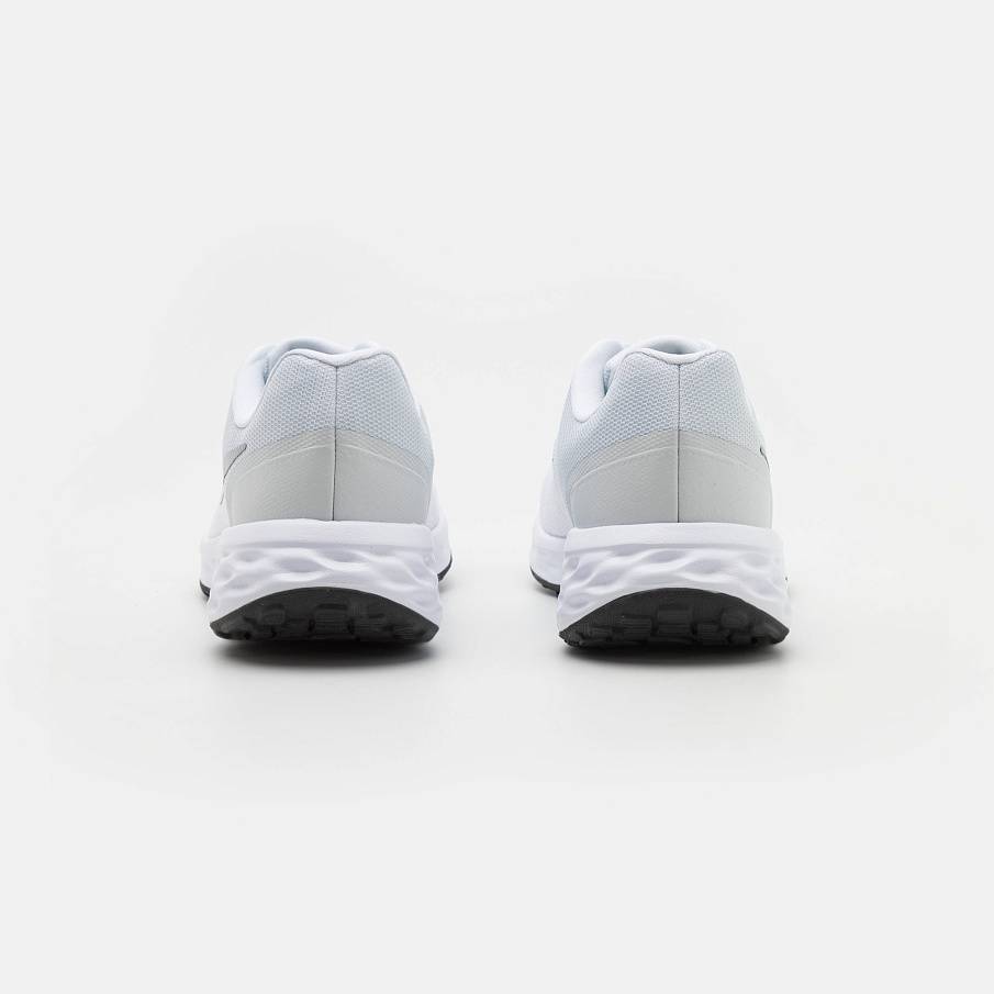 Фото № 3 с приближением к товару «‎Nike Revolution 6»