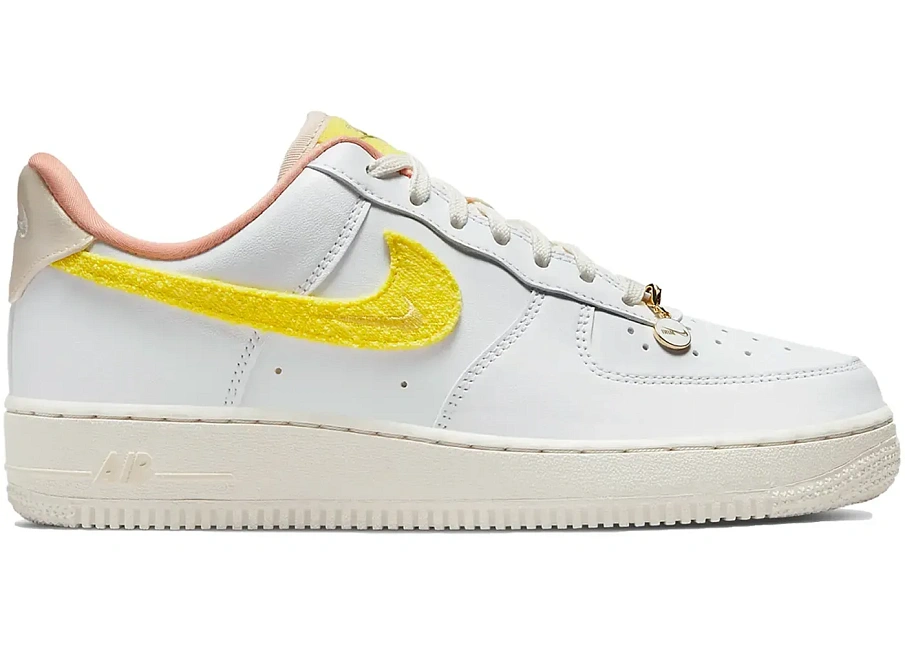 Фото № 1 с приближением к товару «‎Nike Air Force 1 Low '07 LX Mini Mama »