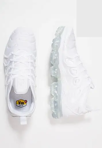 Nike Air Vapormax Plus  - 2