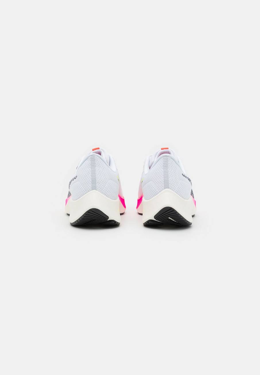 Фото № 3 с приближением к товару «‎Nike Air Zoom Pegasus 38»