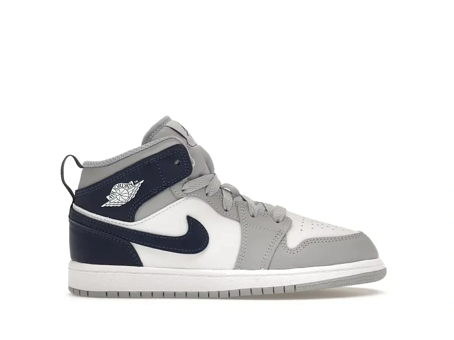 Фото № 1 с приближением к товару «‎Jordan 1 Mid»