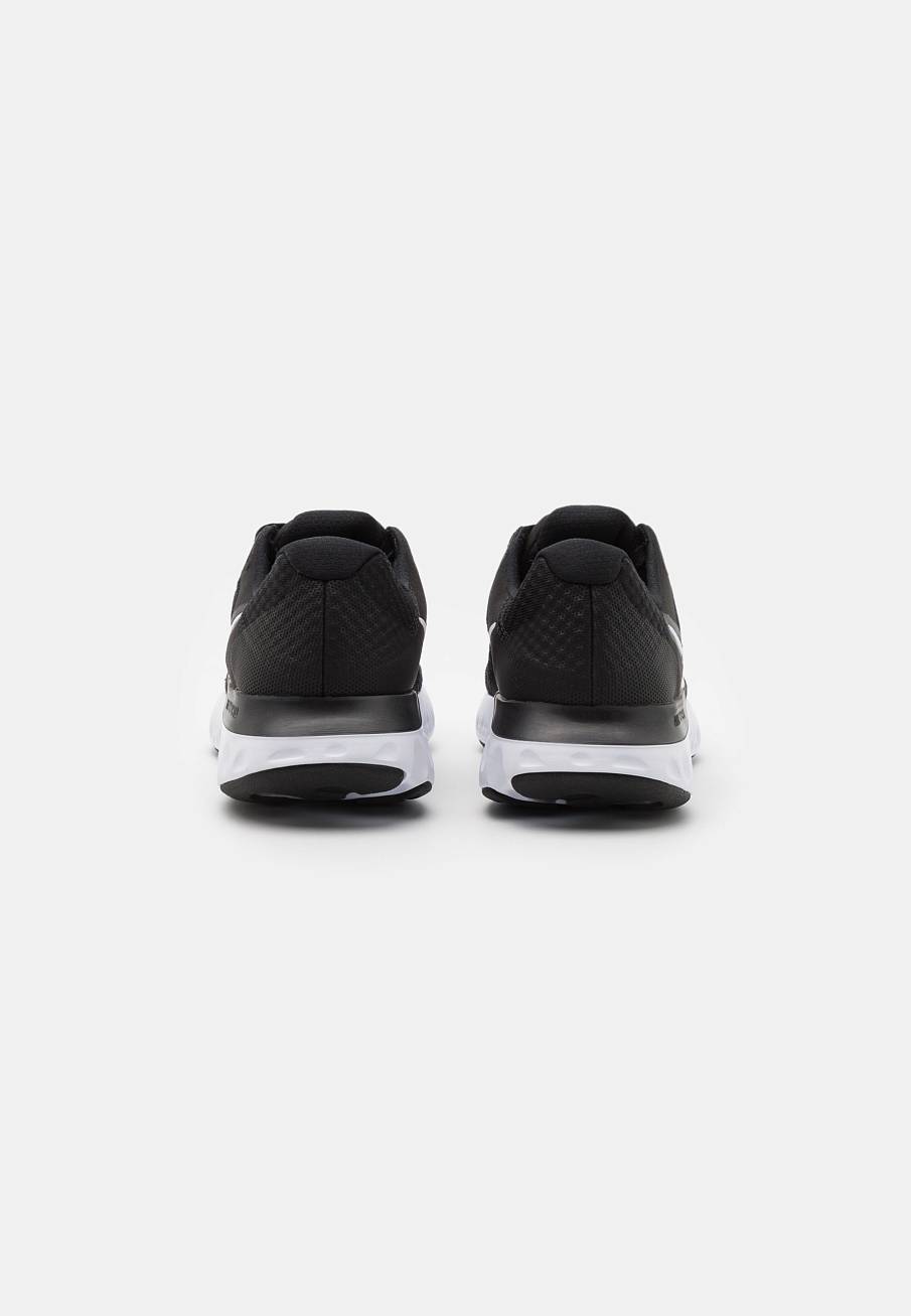 Фото № 3 с приближением к товару «‎Nike Renew Run 2»