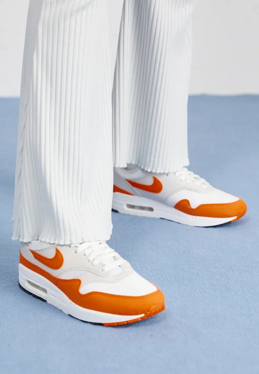 Фото № 2 с приближением к товару «‎AIR MAX 1 '87»