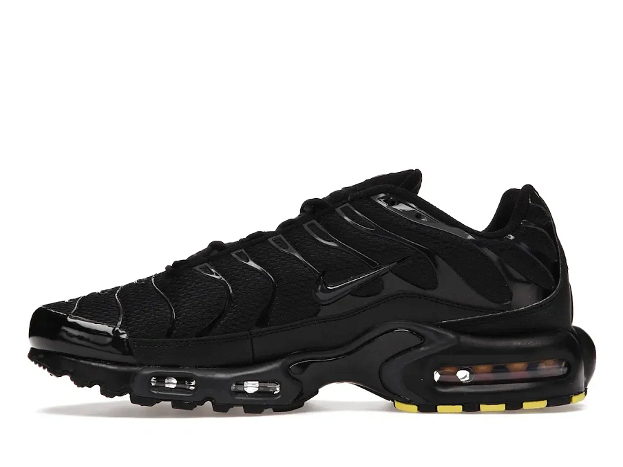 Фото № 3 с приближением к товару «‎Nike Air Max Plus Triple Black (2021)»