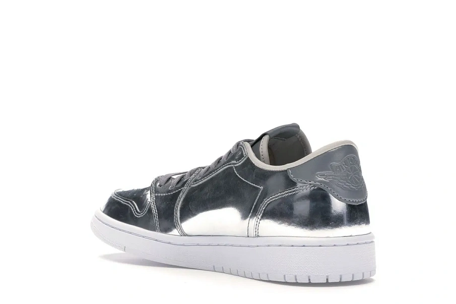 Фото № 5 с приближением к товару «‎Jordan 1 Retro Low Pinnacle Metallic Silver»