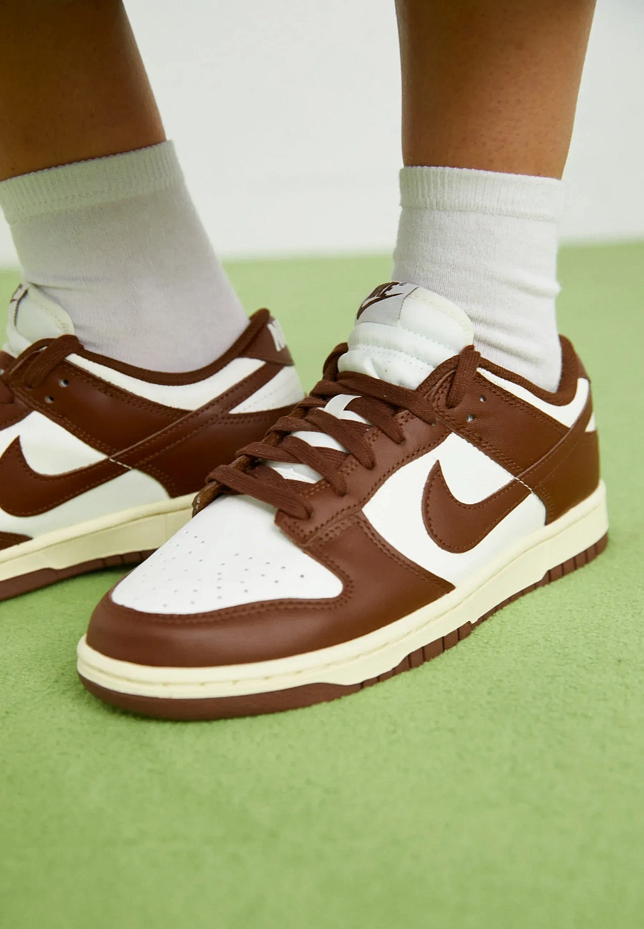 Фото № 2 с приближением к товару «‎DUNK LOW»
