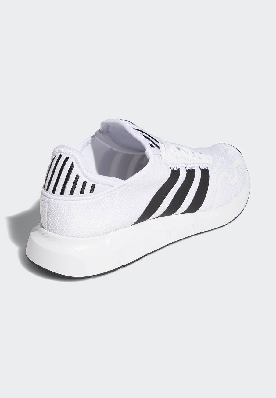 Фото № 5 с приближением к товару «‎Adidas Swift Style Shoes »