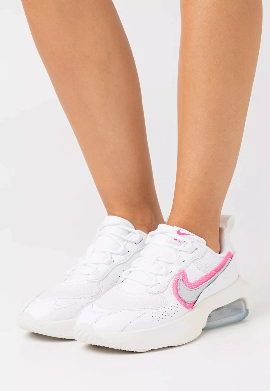 Фото № 1 с приближением к товару «‎AIR MAX VERONA»