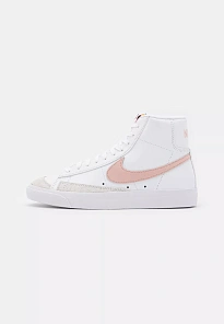 Фото № 3 с приближением к товару «‎BLAZER MID 77»