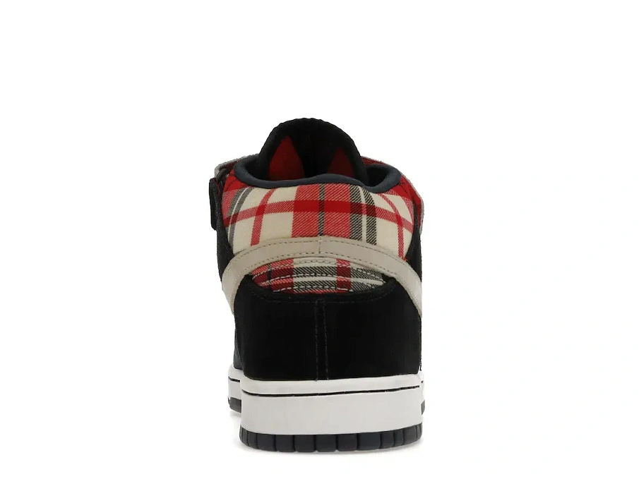 Фото № 4 с приближением к товару «‎Nike SB Dunk Mid Goofy Boy»