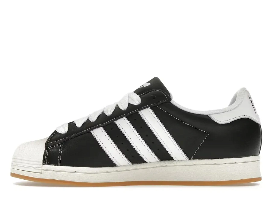 Фото № 3 с приближением к товару «‎adidas Superstar»