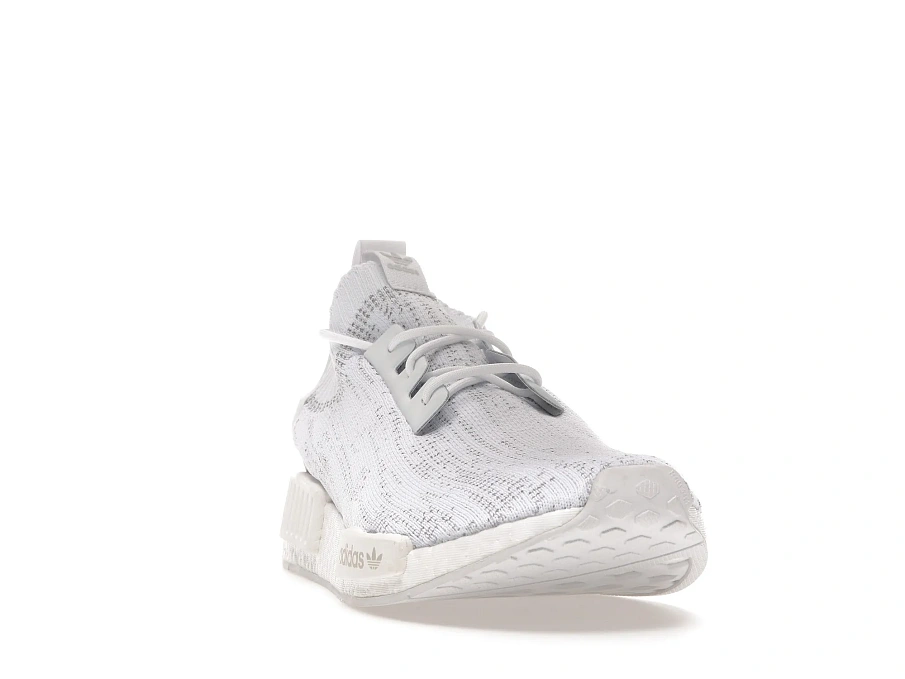 Фото № 3 с приближением к товару «‎adidas NMD R1 Primeknit Cloud White Glitch Camo»