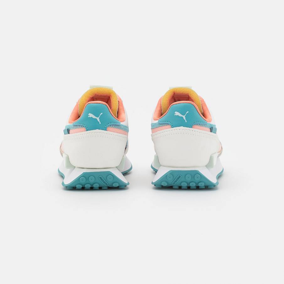 Фото № 3 с приближением к товару «‎Puma Future Rider Luminous »