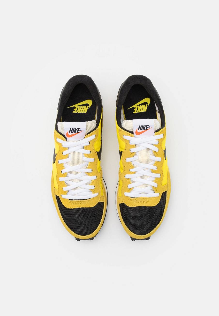 Фото № 4 с приближением к товару «‎Nike Challenger Og »