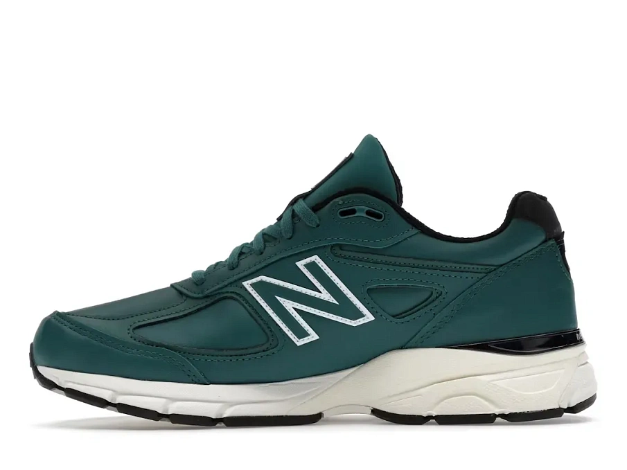 Фото № 3 с приближением к товару «‎New Balance 990v4»