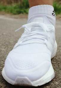 Фото № 3 с приближением к товару «‎ULTRABOOST 22 »